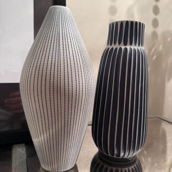 Pair of New 9 inch Designer Thai Ceramic Stoneware Porcelain Vases Blue Gray - Picture 4 of 7
